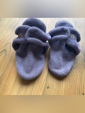 Zutano Plush Baby Booties in Dusty Violet
